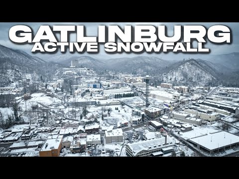 GATLINBURG, TN: Active Daytime Snowfall Blankets Gatlinburg & The Smoky Mountains 1/11/2025