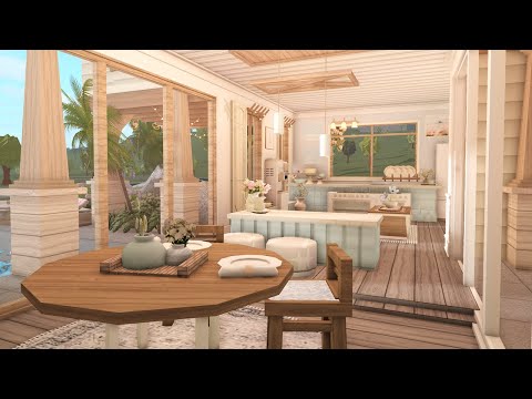 Decorating my Beach House in Bloxburg