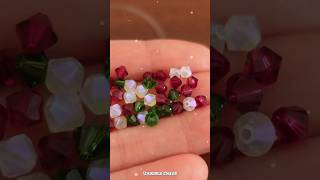 簡単な交差編みだけで・・・Easy! Beaded Jewelry for beginners  Holidays 詳しい作り方は関連動画から☝️▶️クリスマス 大人ビーズアクセサリー