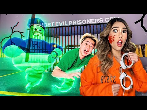 WE ESCAPED GHOST BARRY’S PRISON RUN IN ROBLOX (OBBY)