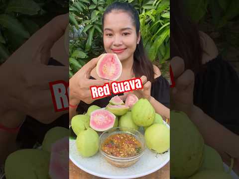 I love guava 🥰 #siscookingtv #mukbang #makbangtv #eattv guava #eating #fruit