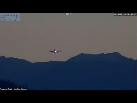 2024/8/13 10 Tanker 910 DC 10 Landing Medford Oregon