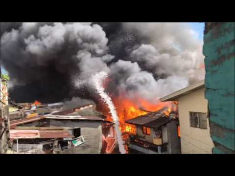 Massive fire DESTROYS homes in the Philippines