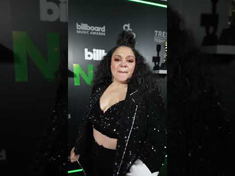 ✨ Michelle Buteau owning the #BBMAs red carpet!