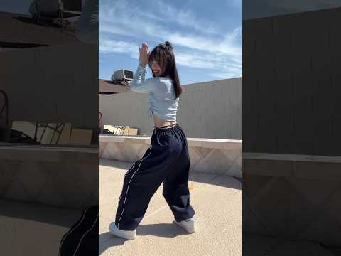 bounce when she walk 👏🏻 #tiktok #dancechallenge #dance