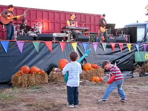 Mason and Evan jammin'