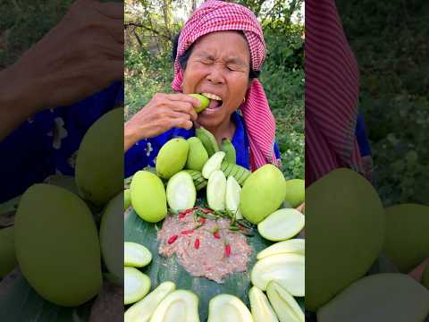 Eating mango #siscookingtv #makbangtv #greenmangoes #mukbang #mangoes #fruit