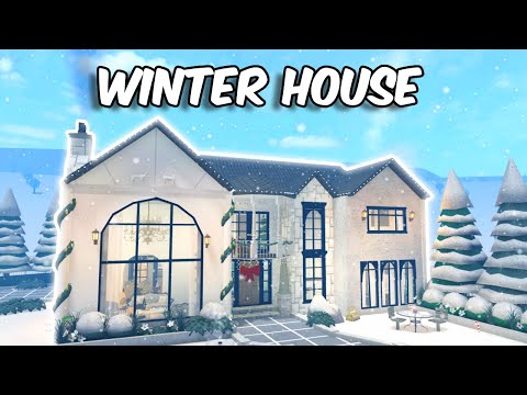 BUILDING A WINTER HOUSE in BLOXBURG | speedbuild