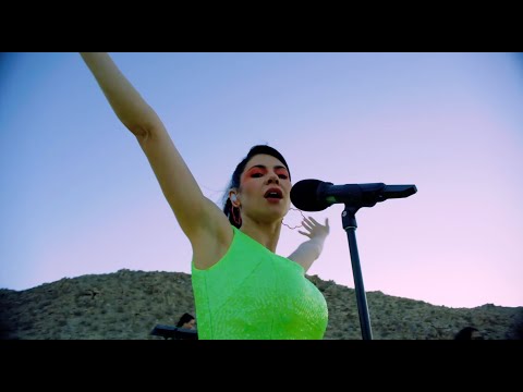 MARINA - Bubblegum Bitch (Live from the Desert)