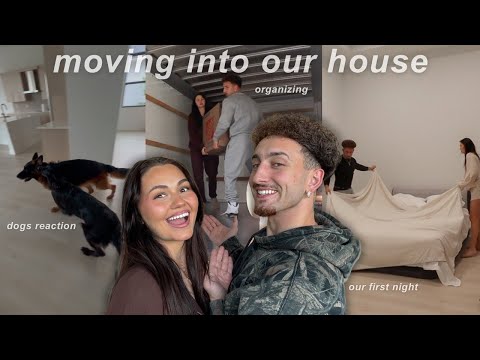 WE MOVED INTO OUR HOUSE... unloading moving truck, dogs reaction, our first night