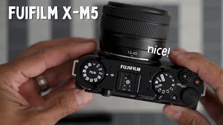 I used the TINY Fujifilm X-M5.