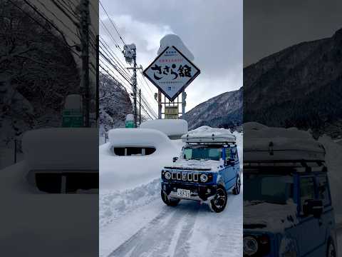 最強・最長寒波で雪に埋もれる車