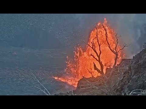 LIVE: VOLCANO Erupts in Hawaii as Lava Thrown Out (R$E)