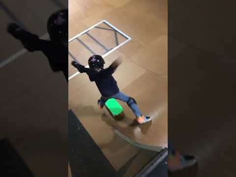 8 year old dropping in on 4ft ramp!!