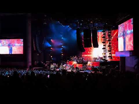 Earth, Wind & Fire Perform “September” LIVE at Midflorida Credit Union Amphitheater 8.16.24 Tampa FL