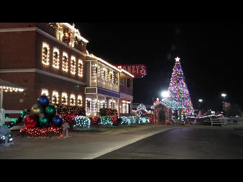 PIGEON FORGE at Night.