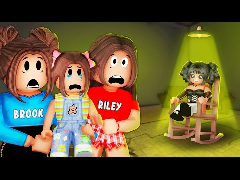 The Full Story Of Our HAUNTED DOLL In Roblox Snapchat!!