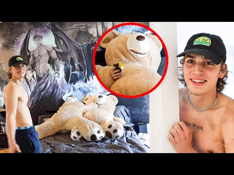 GIANT TEDDY BEAR PRANK ON BEST FRIEND!!