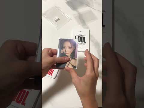 Oh yeah we are opening a (G)I-DLE I-DOL world tour photo card set￼￼