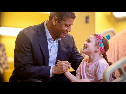 Denzel Washington Hugs Girl Just Before Her Dying! The Reason Will Make You Cry