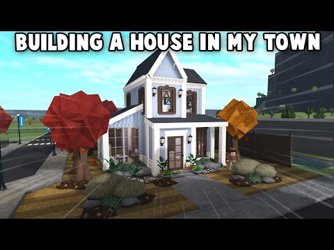 I'M BACK BUILDING in my BLOXBURG TOWN... and yapping