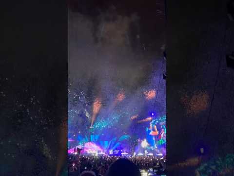 #Coldplay #coldplayconcert #Paradise #LosAngeles #RoseBowl #Yellow #Myuniverse #Live #Music #Concert