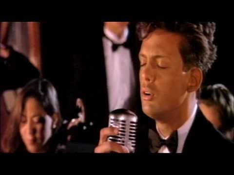 Luis Miguel - "Contigo En La Distancia" (Video Oficial)