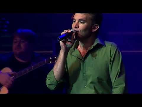 Theuns Jordaan & Juanita du Plessis - Gospel Medley "LIVE" (2007)