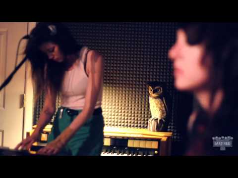 The Coathangers - Trailer Park Boneyard