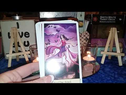 Unboxing | Crystal Visions Tarot