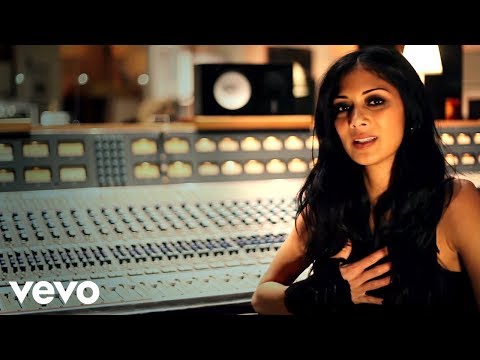 Nicole Scherzinger - Black Dog (In The Studio)