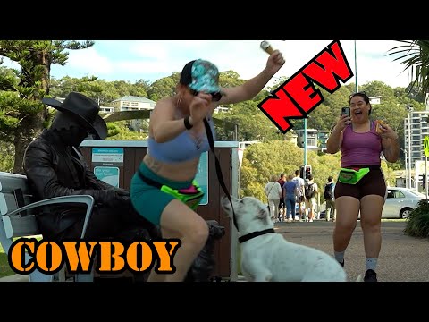 #statue_prank. LAST WEEK WAS IN GOLD COAST, HAD SO MUCH FUN, JUST WATCH.