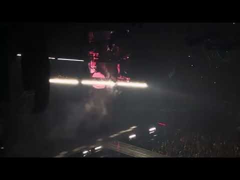 Charli xcx  Performs “Apple” LIVE at Kia Center 10.6.24 Orlando, Florida