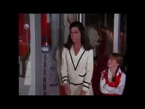 MARY TYLER MOORE SHOW SEASON 1 CLIP