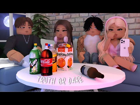 INVITED TO MY FIRST EVER COLLEGE PARTY *TRUTH OR DARE TURNS CRAZY* | Roblox Bloxburg Voice Roleplay