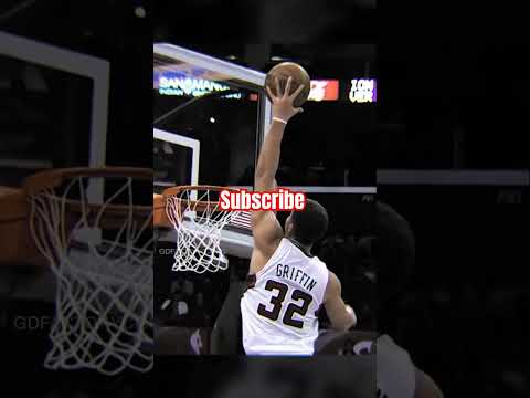 Head above the rim.  😮 #basketball #sports