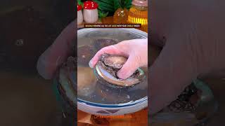 HOW TO CLEAN ABALONE LIKE A PRO? #recipe #cooking #abalone #seafood #shellfish #lifehack