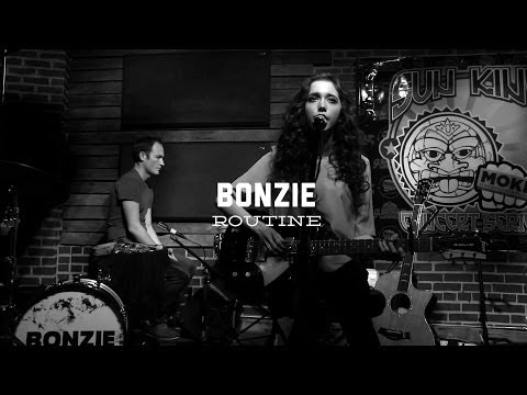 Bonzie - "Routine" (Live @ Do317.com Lounge)