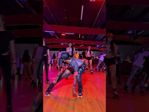 How this song makes me feel😩 LARON VIRAL TIKTOK SKATE VIDEO #rollerskating #backwardsskating #viral