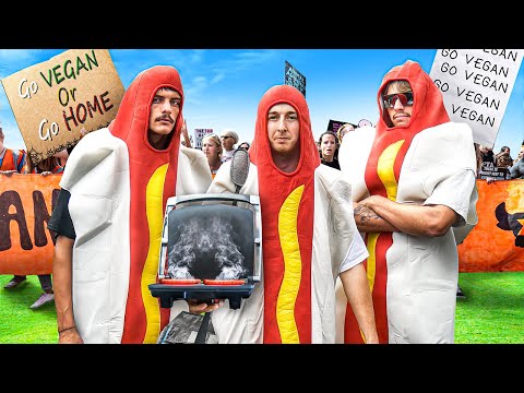 COOKING MEAT AT VEGAN PROTEST