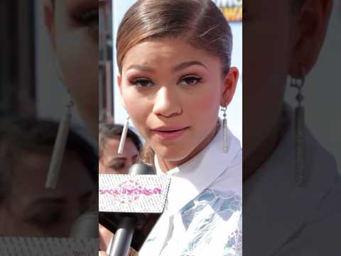 who’s gonna tell her she’s engaged to spider man?! #shorts #zendaya #tomholland #engaged #spiderman