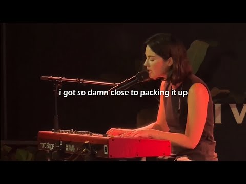 Gracie Abrams - Packing It Up (Lyrics) | Live