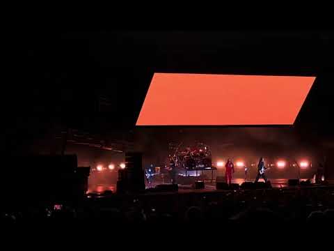 Korn Performs “Got the Life” LIVE at Midflorida Credit Union Amphitheater 9.12.24 Tampa, Florida