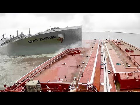 Biggest Ship Collisions and Mistakes Caught On Camera !