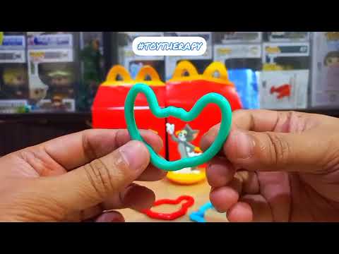 Unboxing Tom Wobbling Hoopla. Tom and Jerry from the McDonald's Happy Meal.