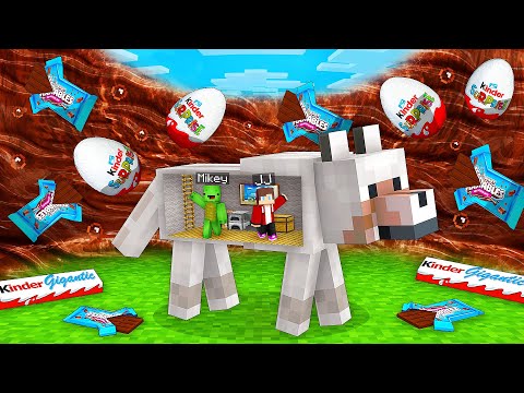 JJ's DIAMOND vs Mikey's EMERALD Secret Underground Base Batte in Minecraft - Maizen