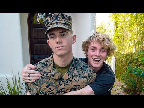 SURPRISING MY BROTHER IN THE MILITARY!!