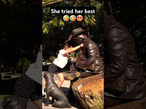 She tried her best 🤩 #prank #funny #fun #mahdi_fun #shorts #viral #explore #jokes