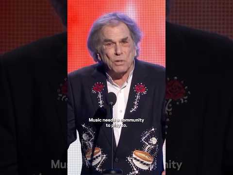 Mickey Hart and Bobby Weir accept the MusiCares #PersonsoftheYear Award⚡️