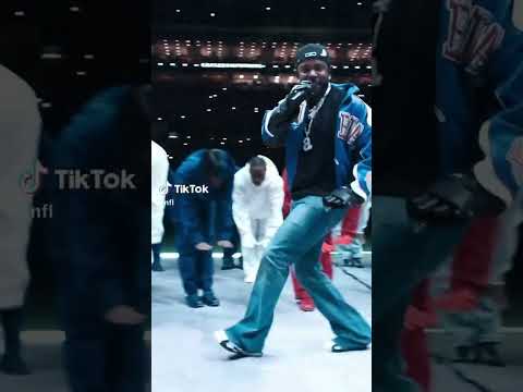 Kendrick Lamar Dissing Drake At The Super Bowl!!!